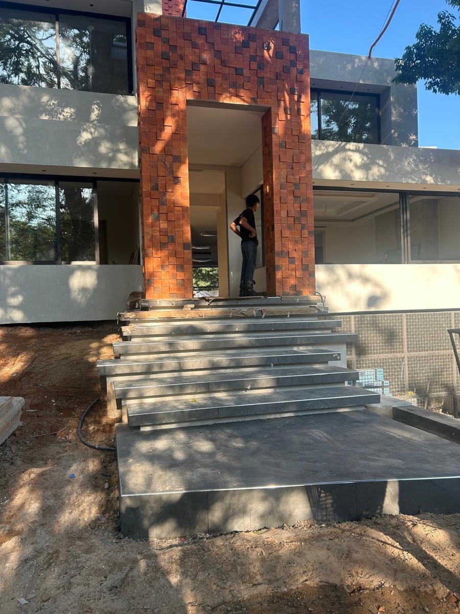 Residencia Escobardo — Entrada en obra